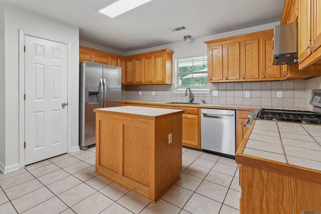 9873 Chapel Hill Dr, Denham Springs, LA 70706