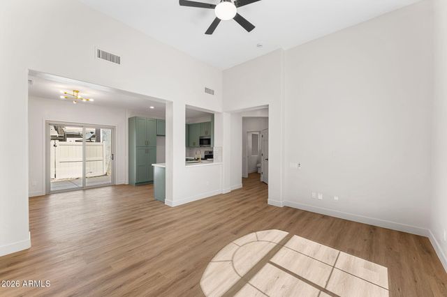 1943 W DAVIS Road, Phoenix, AZ 85023