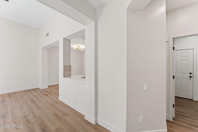 1943 W DAVIS Road, Phoenix, AZ 85023