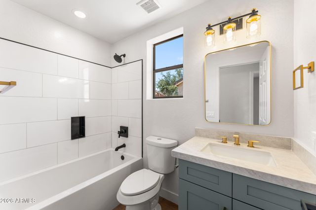 1943 W DAVIS Road, Phoenix, AZ 85023