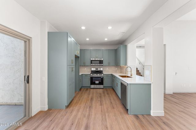 1943 W DAVIS Road, Phoenix, AZ 85023
