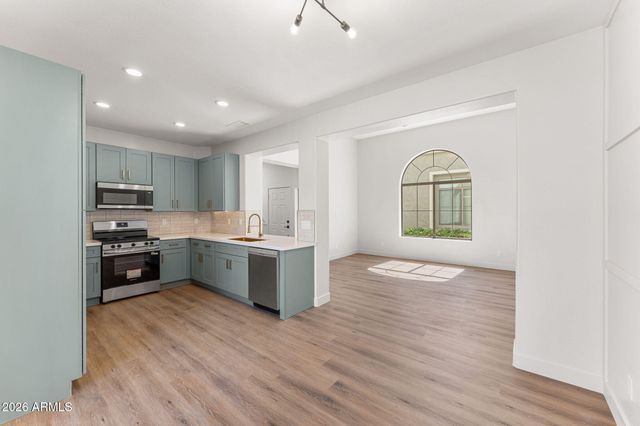 1943 W DAVIS Road, Phoenix, AZ 85023