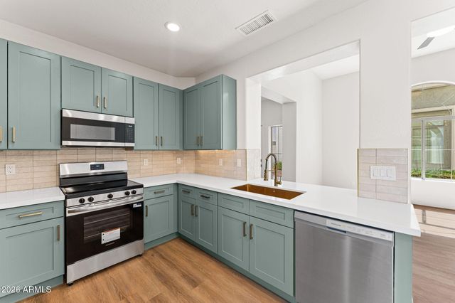 1943 W DAVIS Road, Phoenix, AZ 85023