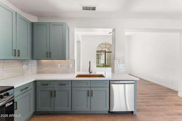 1943 W DAVIS Road, Phoenix, AZ 85023