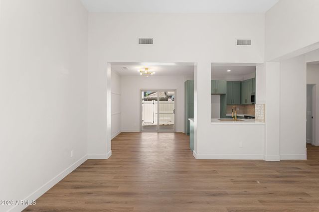 1943 W DAVIS Road, Phoenix, AZ 85023