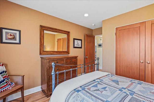 24 Tanglewood Trail, Hampton Bays, NY 11946