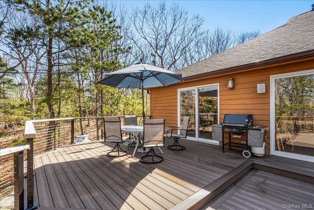24 Tanglewood Trail, Hampton Bays, NY 11946