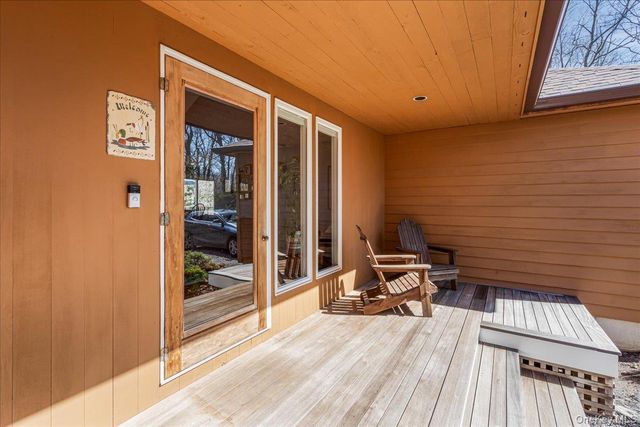 24 Tanglewood Trail, Hampton Bays, NY 11946