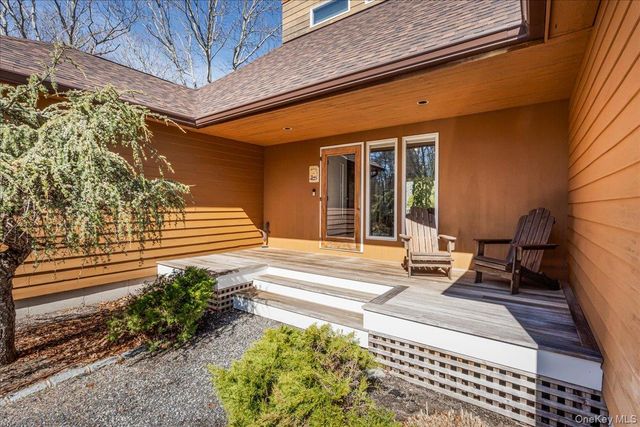 24 Tanglewood Trail, Hampton Bays, NY 11946