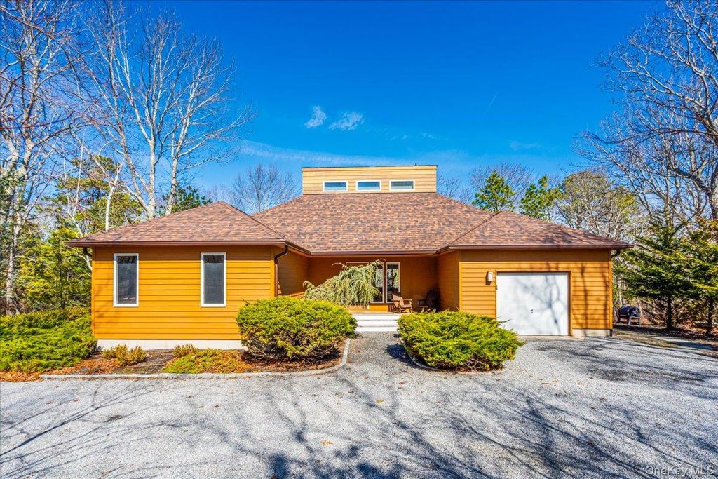 24 Tanglewood Trail, Hampton Bays, NY 11946