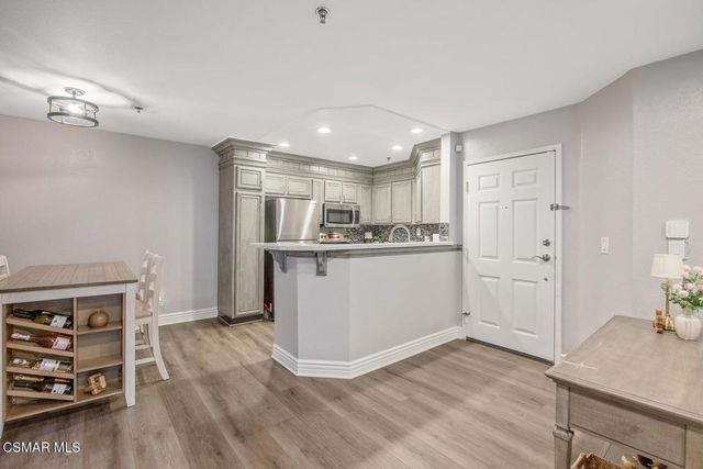 631 Oak Run Trail Tl203, Oak Park, CA 91377