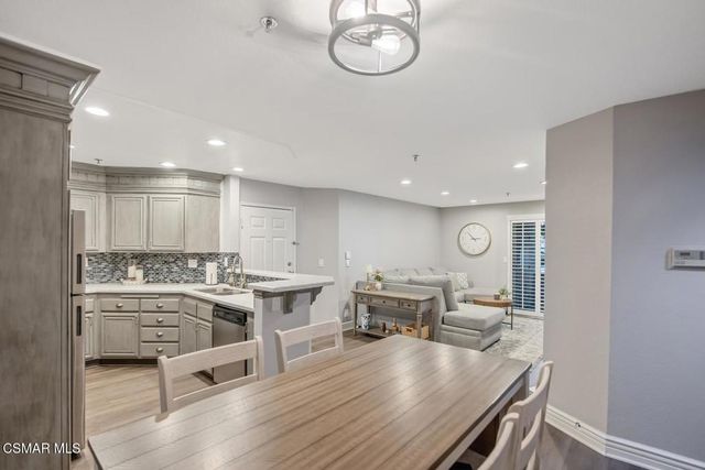 631 Oak Run Trail Tl203, Oak Park, CA 91377