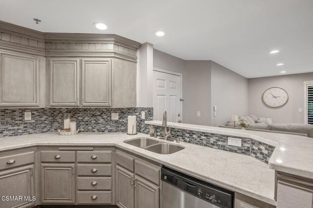 631 Oak Run Trail Tl203, Oak Park, CA 91377