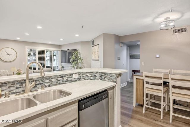 631 Oak Run Trail Tl203, Oak Park, CA 91377