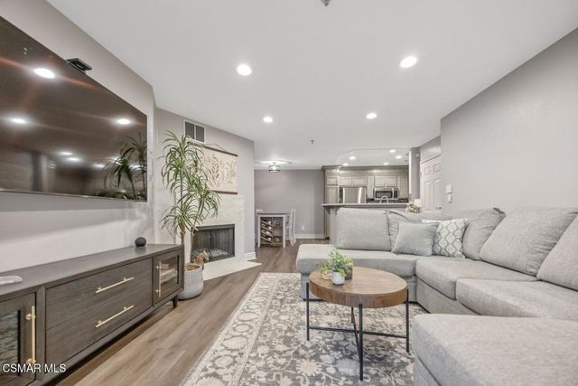 631 Oak Run Trail Tl203, Oak Park, CA 91377