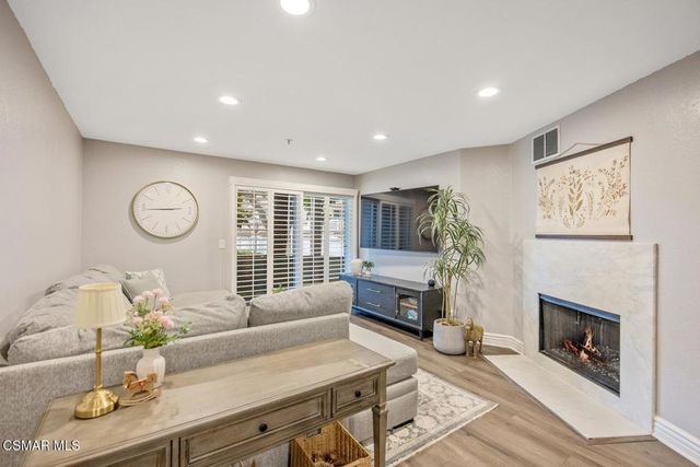 631 Oak Run Trail Tl203, Oak Park, CA 91377