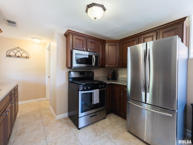2229 GLENDALE Avenue, Pekin, IL 61554