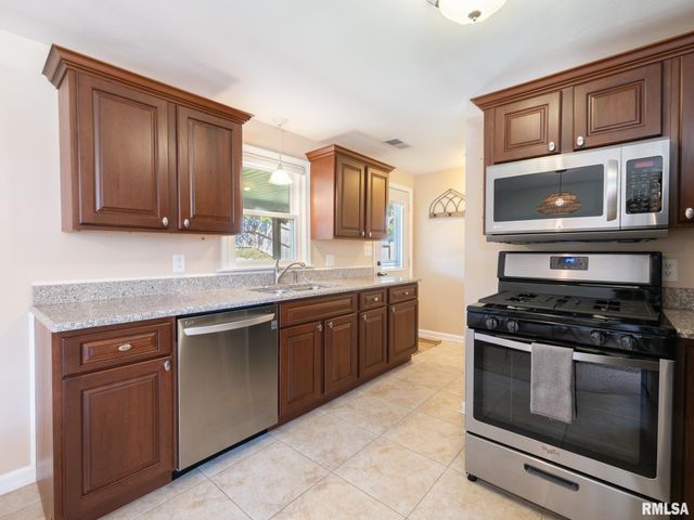 2229 GLENDALE Avenue, Pekin, IL 61554
