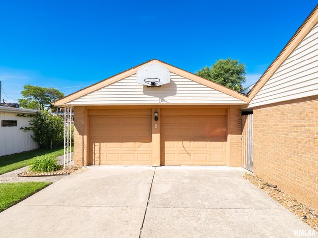 2229 GLENDALE Avenue, Pekin, IL 61554