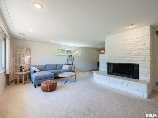 2229 GLENDALE Avenue, Pekin, IL 61554