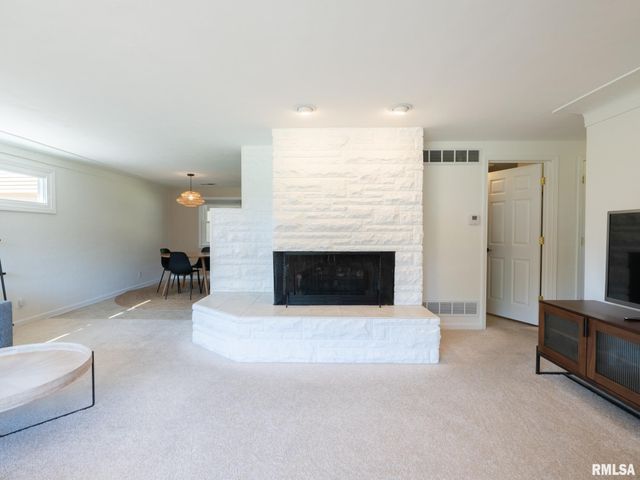 2229 GLENDALE Avenue, Pekin, IL 61554