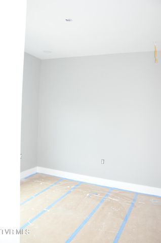 2350 Edinburgh Channel Road, Kingsport, TN 37664