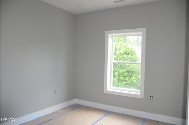 2350 Edinburgh Channel Road, Kingsport, TN 37664