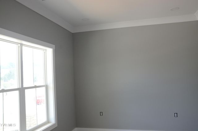 2350 Edinburgh Channel Road, Kingsport, TN 37664
