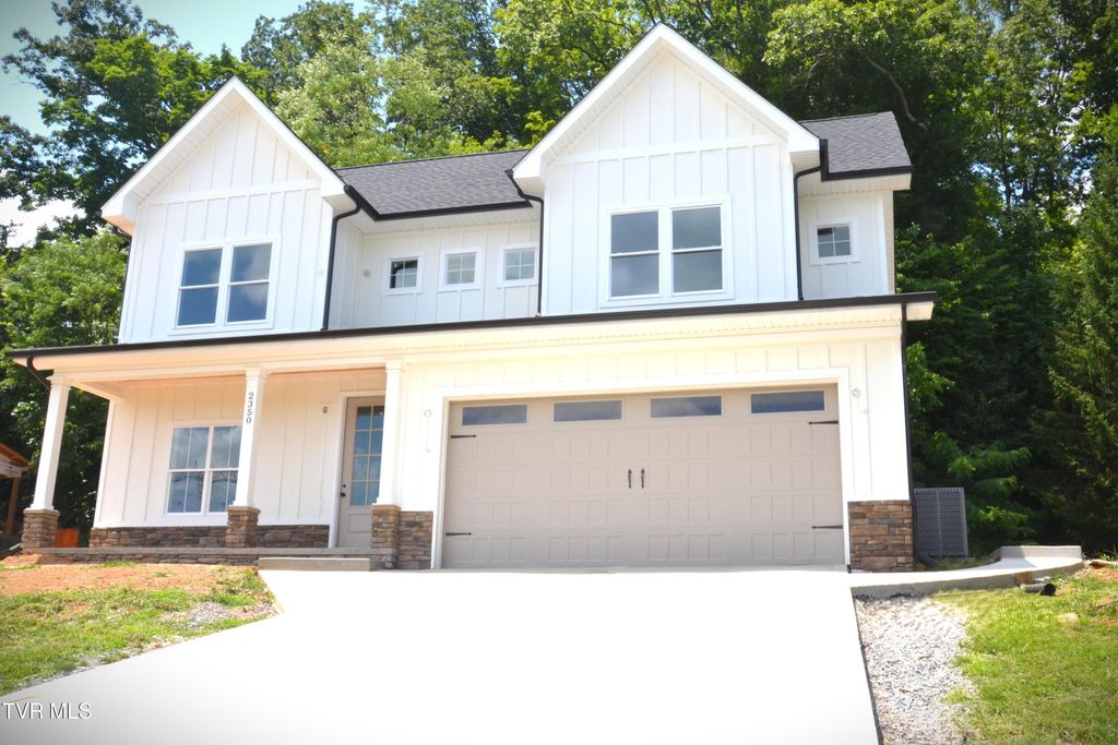2350 Edinburgh Channel Road, Kingsport, TN 37664