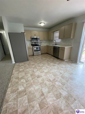 2634 Lake Road North, Radcliff, KY 40160