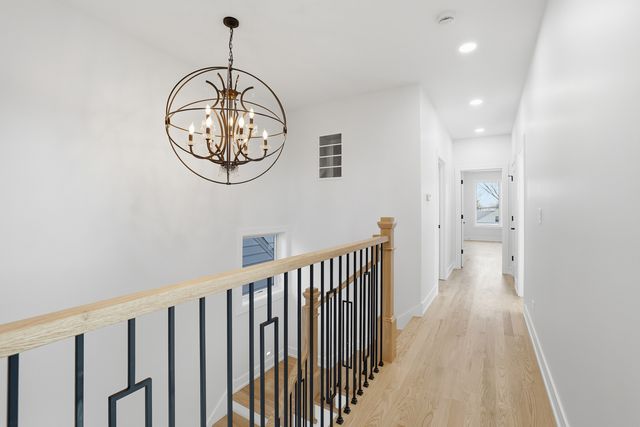 4449 N Sayre Avenue N, Harwood Heights, IL 60706