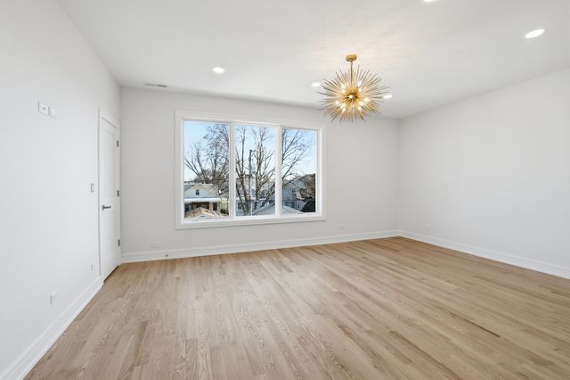 4449 N Sayre Avenue N, Harwood Heights, IL 60706