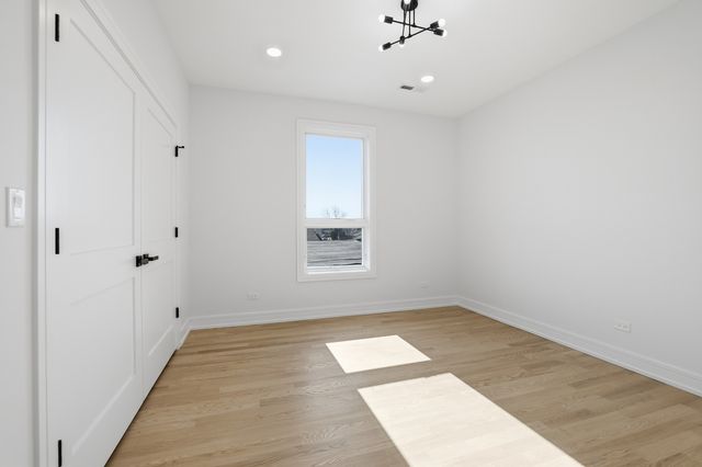 4449 N Sayre Avenue N, Harwood Heights, IL 60706