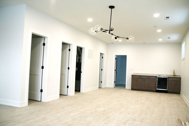 4449 N Sayre Avenue N, Harwood Heights, IL 60706