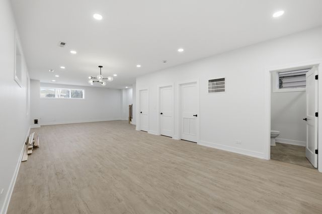 4449 N Sayre Avenue N, Harwood Heights, IL 60706