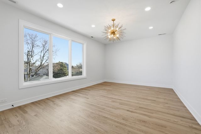 4449 N Sayre Avenue N, Harwood Heights, IL 60706