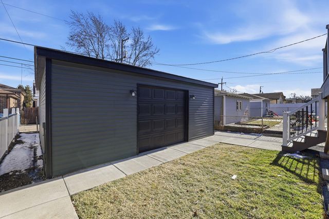 4449 N Sayre Avenue N, Harwood Heights, IL 60706