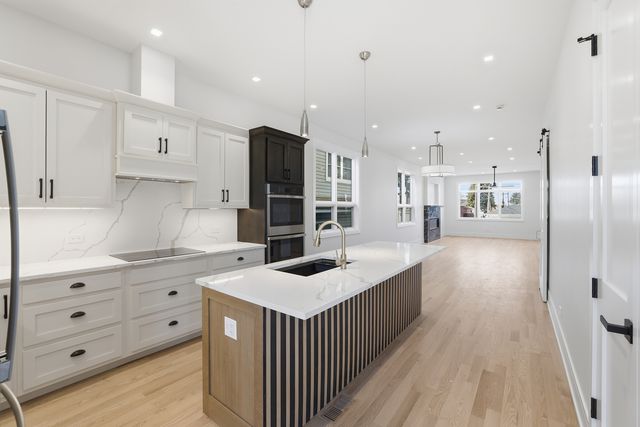 4449 N Sayre Avenue N, Harwood Heights, IL 60706