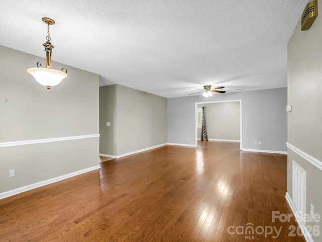 220 Dartcrest Drive, Hendersonville, NC 28792