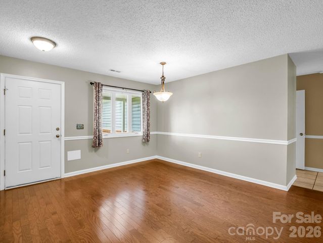 220 Dartcrest Drive, Hendersonville, NC 28792