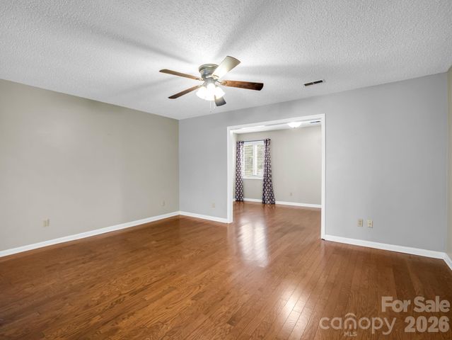 220 Dartcrest Drive, Hendersonville, NC 28792