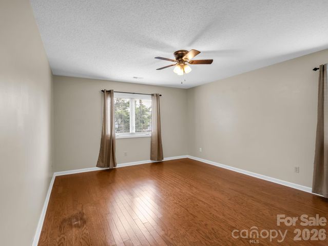 220 Dartcrest Drive, Hendersonville, NC 28792