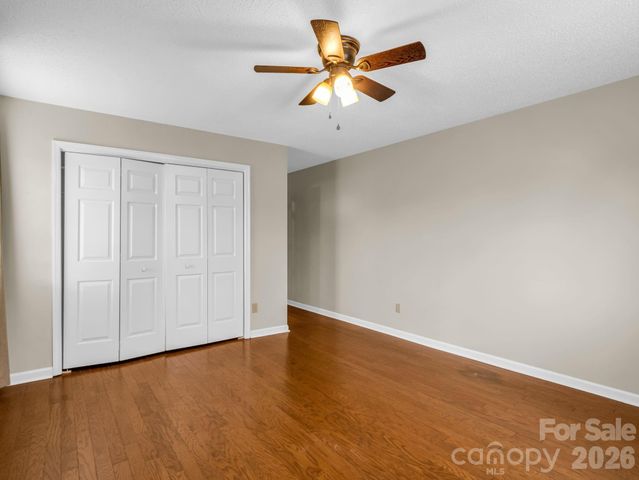 220 Dartcrest Drive, Hendersonville, NC 28792