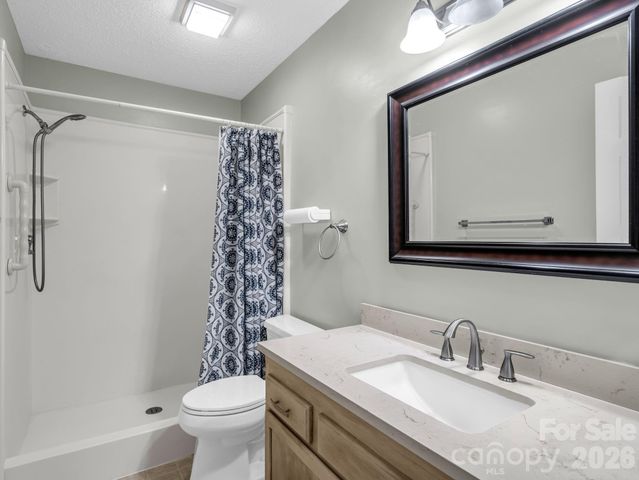 220 Dartcrest Drive, Hendersonville, NC 28792