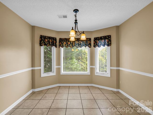 220 Dartcrest Drive, Hendersonville, NC 28792
