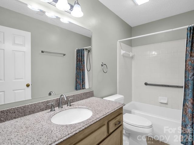 220 Dartcrest Drive, Hendersonville, NC 28792