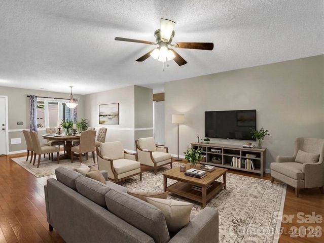 220 Dartcrest Drive, Hendersonville, NC 28792