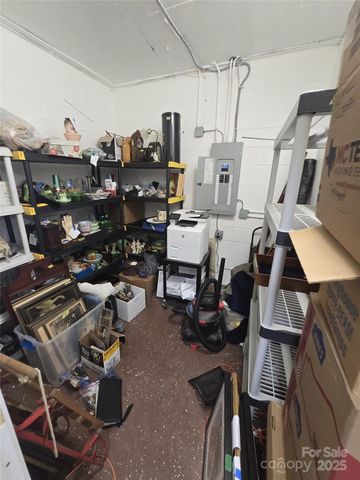 726 1st Avenue Avenue, Hendersonville, NC 28791