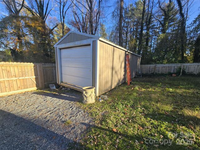 726 1st Avenue Avenue, Hendersonville, NC 28791