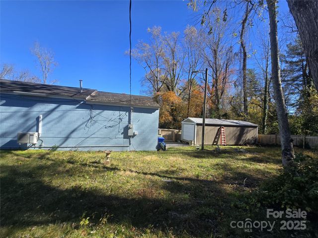 726 1st Avenue Avenue, Hendersonville, NC 28791